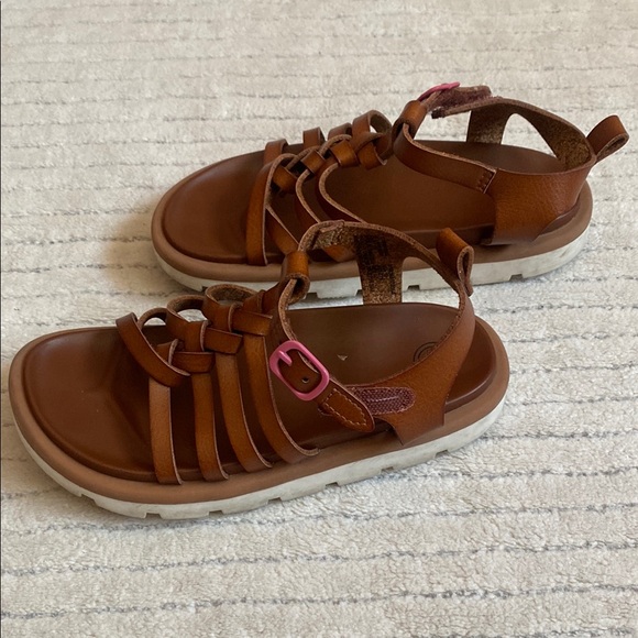 WONDER NATION. Brown Kids Sandals with Pink Buckle - Picture 4 of 7